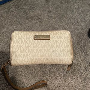 Michael Kors wristlet